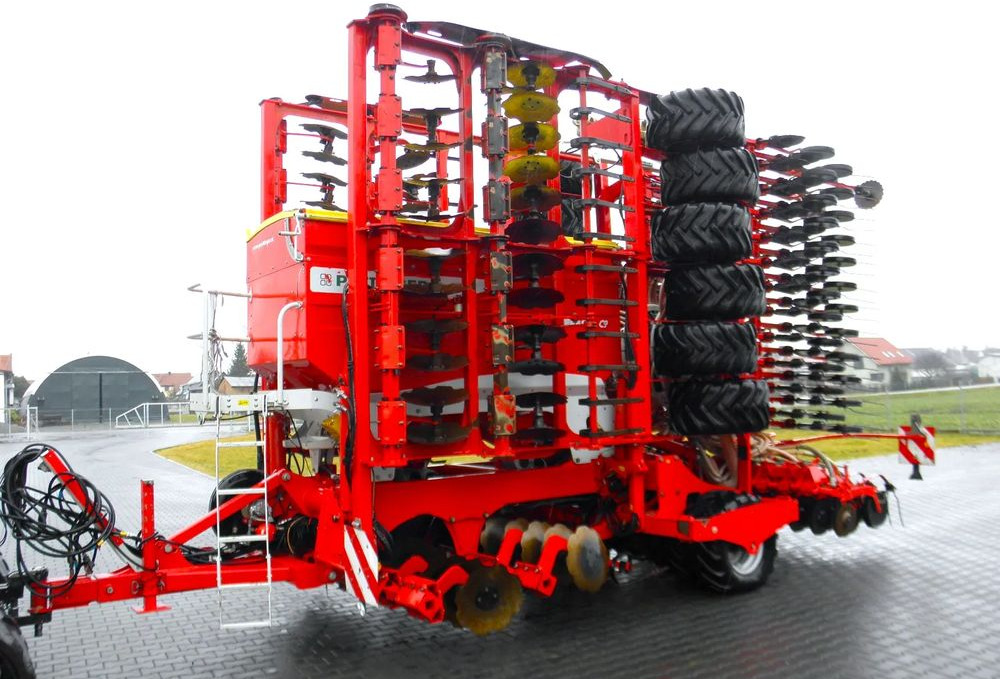 Pottinger Terrasem C9 Artis 2014 Rok, Nowe Elementy Robocze, Nie Malowany, Stan Idealny - Mbjellëse në radhë: foto 4 Pottinger Terrasem C9 Artis 2014 Rok, Nowe Elementy Robocze, Nie Malowany, Stan Idealny - Mbjellëse në radhë: foto 4
