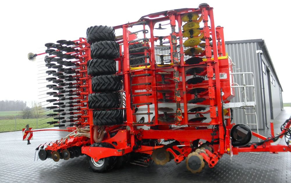 Pottinger Terrasem C9 Artis 2014 Rok, Nowe Elementy Robocze, Nie Malowany, Stan Idealny - Mbjellëse në radhë: foto 5 Pottinger Terrasem C9 Artis 2014 Rok, Nowe Elementy Robocze, Nie Malowany, Stan Idealny - Mbjellëse në radhë: foto 5