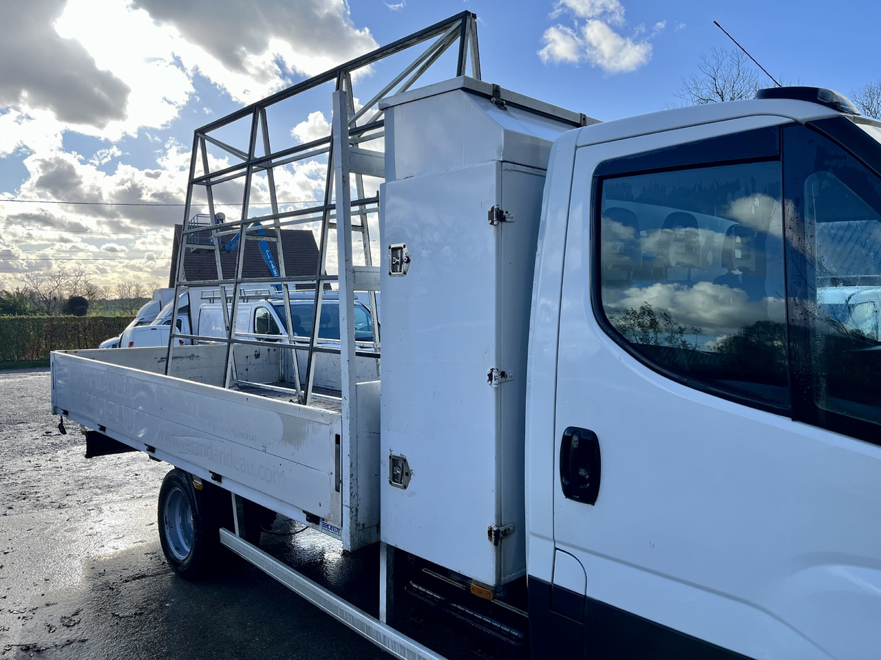 IVECO Daily 35-180 35c18 plateau - Kamioncine me karroceri: foto 5 IVECO Daily 35-180 35c18 plateau - Kamioncine me karroceri: foto 5