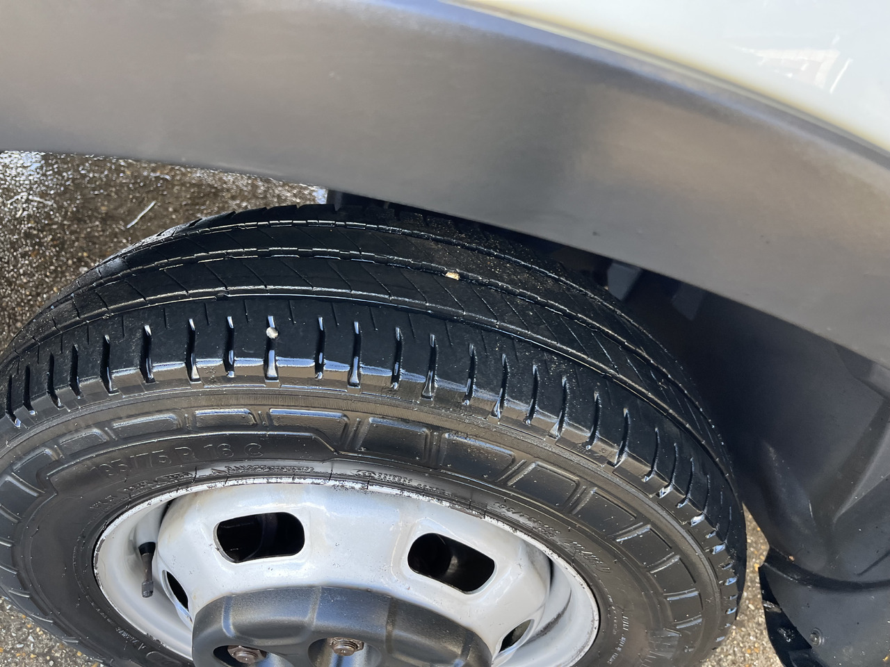 IVECO Daily 35-180 35c18 plateau - Kamioncine me karroceri: foto 4 IVECO Daily 35-180 35c18 plateau - Kamioncine me karroceri: foto 4