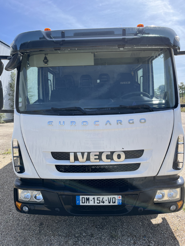 Iveco Eurocargo 100E22 caisse double cabine 7 places - Kamion vagonetë: foto 2 Iveco Eurocargo 100E22 caisse double cabine 7 places - Kamion vagonetë: foto 2