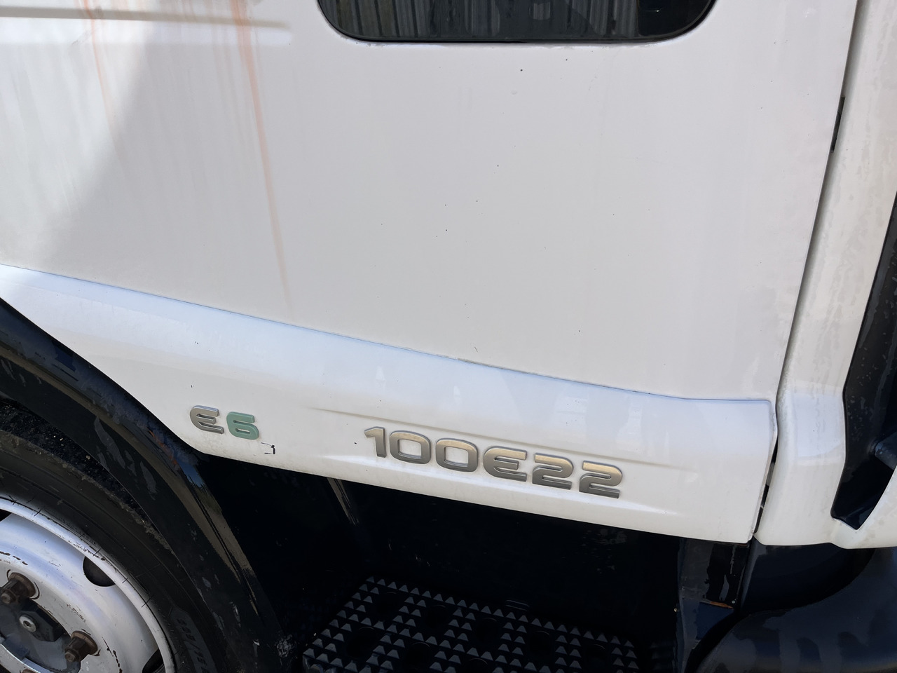 Iveco Eurocargo 100E22 caisse double cabine 7 places - Kamion vagonetë: foto 4 Iveco Eurocargo 100E22 caisse double cabine 7 places - Kamion vagonetë: foto 4