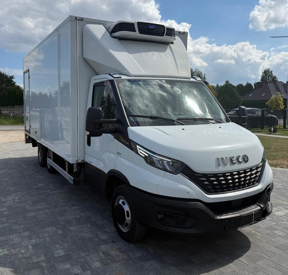 IVECO 40C18 BE COMBI – chłodnia z windą, kat. B+E, polift, 2019 rok - Furgon frigorifer: foto 4 IVECO 40C18 BE COMBI – chłodnia z windą, kat. B+E, polift, 2019 rok - Furgon frigorifer: foto 4