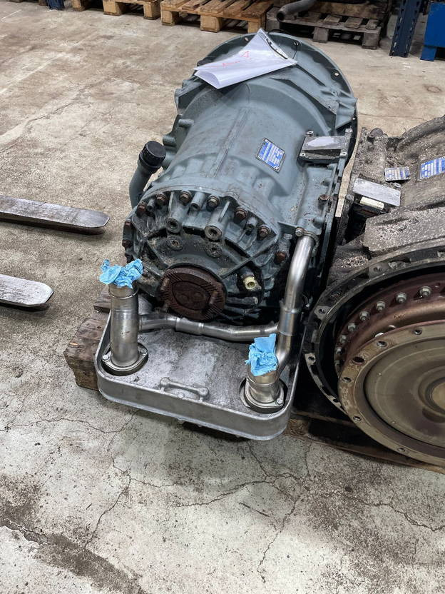 ZF ZF Ölkühler Wärmetauscher Getriebeölkühler Ecolife 6AP 1400 1700 - Ftohës vaji për Autobus: foto 4 ZF ZF Ölkühler Wärmetauscher Getriebeölkühler Ecolife 6AP 1400 1700 - Ftohës vaji për Autobus: foto 4