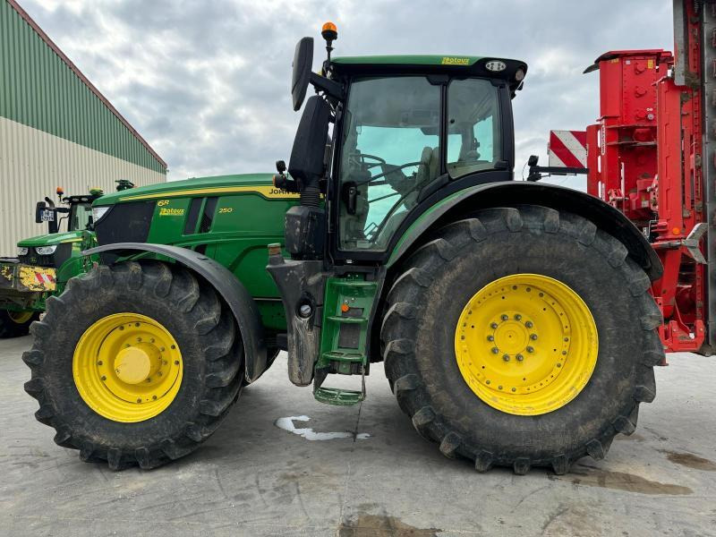 JOHN DEERE 6R250 - Traktor: foto 1 JOHN DEERE 6R250 - Traktor: foto 1