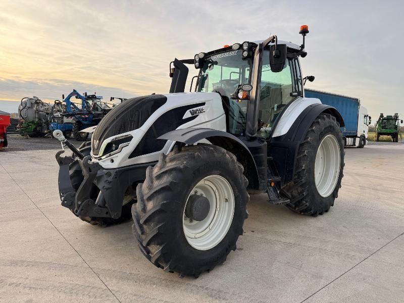 VALTRA T175 - Traktor: foto 1 VALTRA T175 - Traktor: foto 1