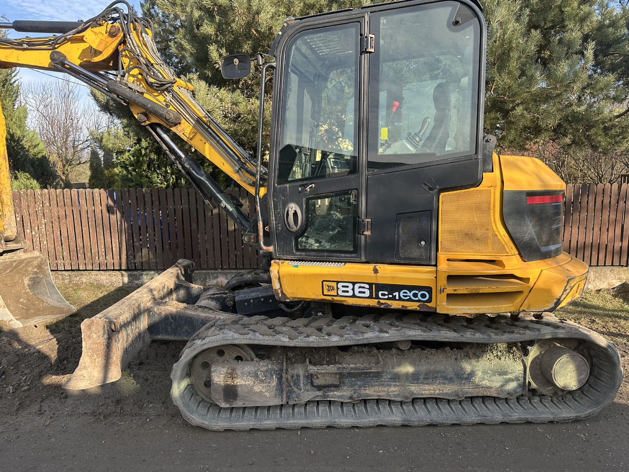 JCB 86C-1 ECO - Ekskavator me zinxhirë: foto 1 JCB 86C-1 ECO - Ekskavator me zinxhirë: foto 1