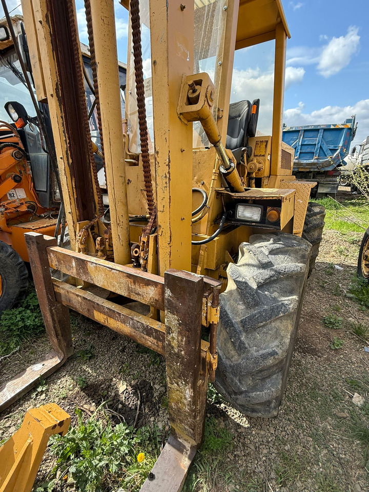 BROBUS BH40 STACKER - Ngarkues me pirun për terren të ashpër: foto 4 BROBUS BH40 STACKER - Ngarkues me pirun për terren të ashpër: foto 4