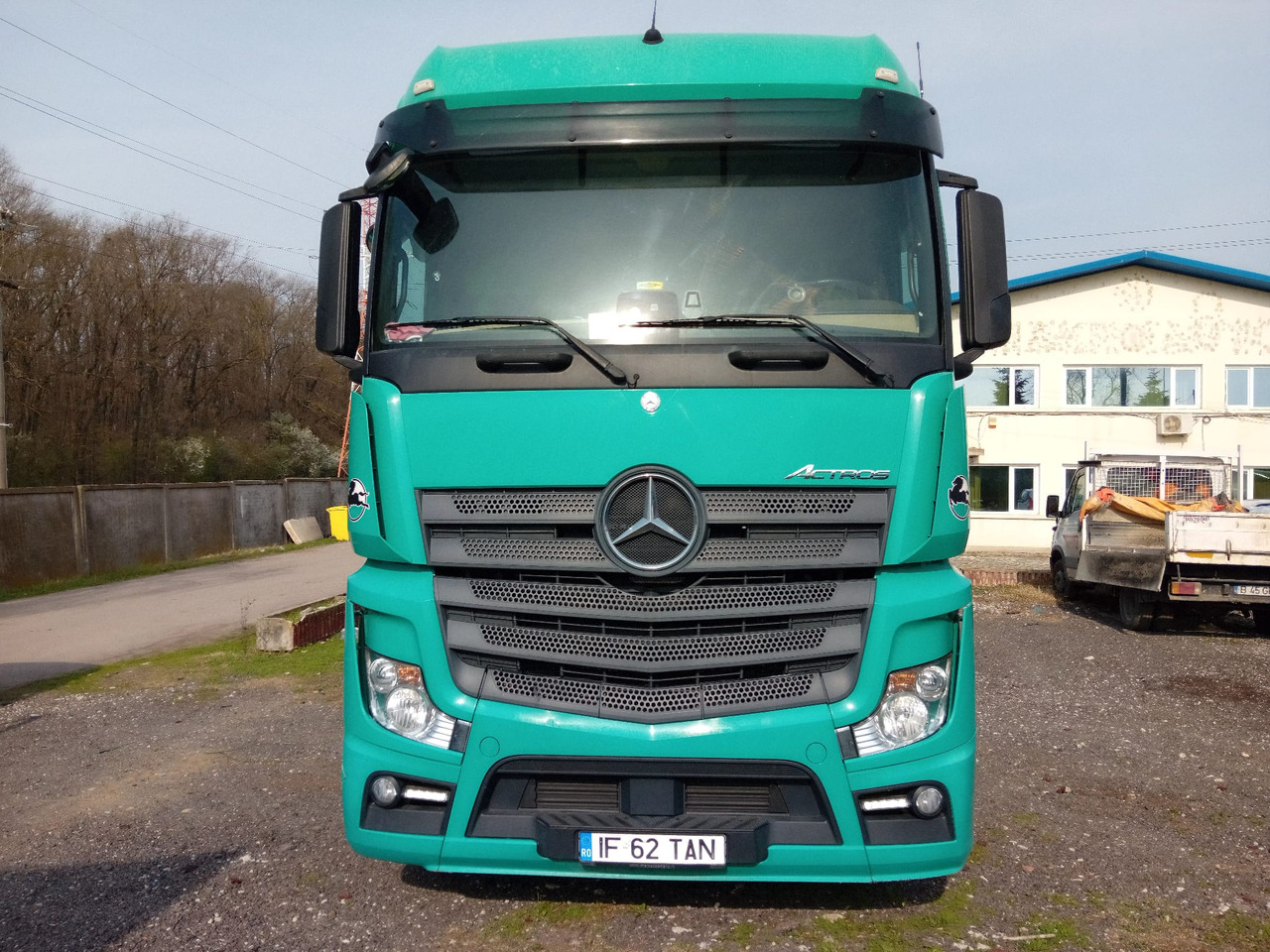 Mercedes-Benz Actros 18.45 - Gjysmë-kamion: foto 3 Mercedes-Benz Actros 18.45 - Gjysmë-kamion: foto 3