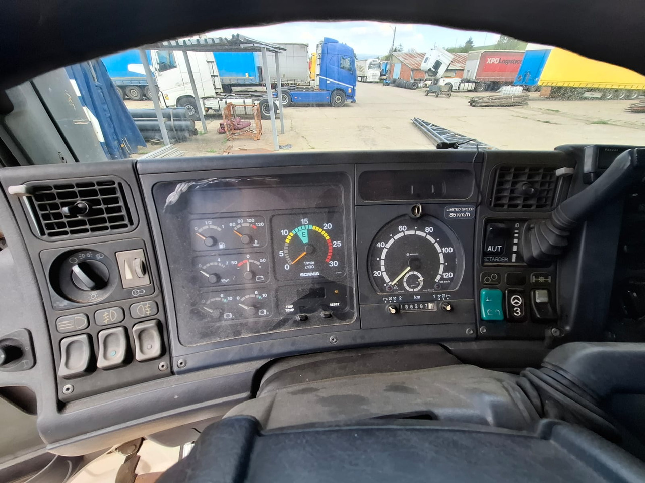 Scania B 6X2 - Gjysmë-kamion: foto 2 Scania B 6X2 - Gjysmë-kamion: foto 2