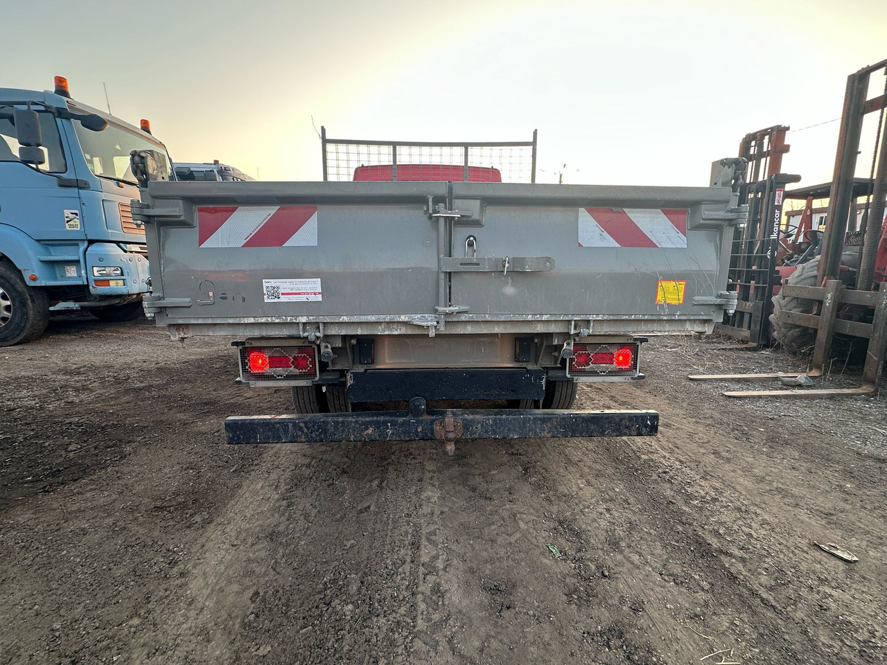 Iveco Daily Van - Kamioncine vetëshkarkuese: foto 4 Iveco Daily Van - Kamioncine vetëshkarkuese: foto 4