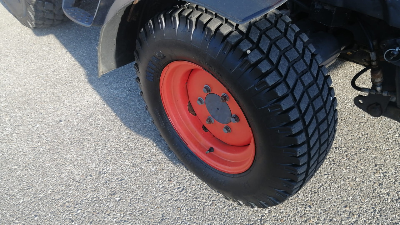 KUBOTA L4240 Narrow spaces tractor/vineyard/fruit tree/communal, TOP ! - Traktor: foto 5 KUBOTA L4240 Narrow spaces tractor/vineyard/fruit tree/communal, TOP ! - Traktor: foto 5