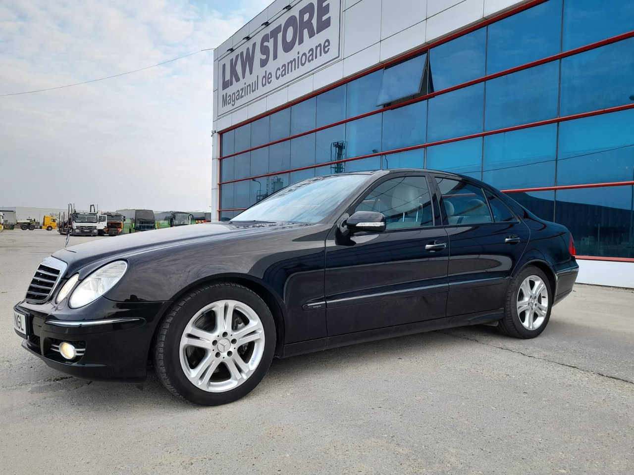 Mercedes Benz E350 - Veturë: foto 2 Mercedes Benz E350 - Veturë: foto 2