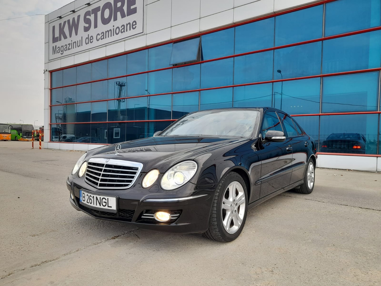 Mercedes Benz E350 - Veturë: foto 1 Mercedes Benz E350 - Veturë: foto 1