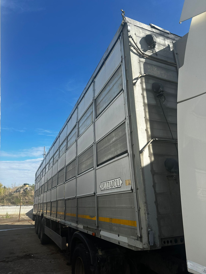 PEZZAIOLLI Animal Transport Semi-trailer - Gjysmë rimorkio bagëtish: foto 2 PEZZAIOLLI Animal Transport Semi-trailer - Gjysmë rimorkio bagëtish: foto 2