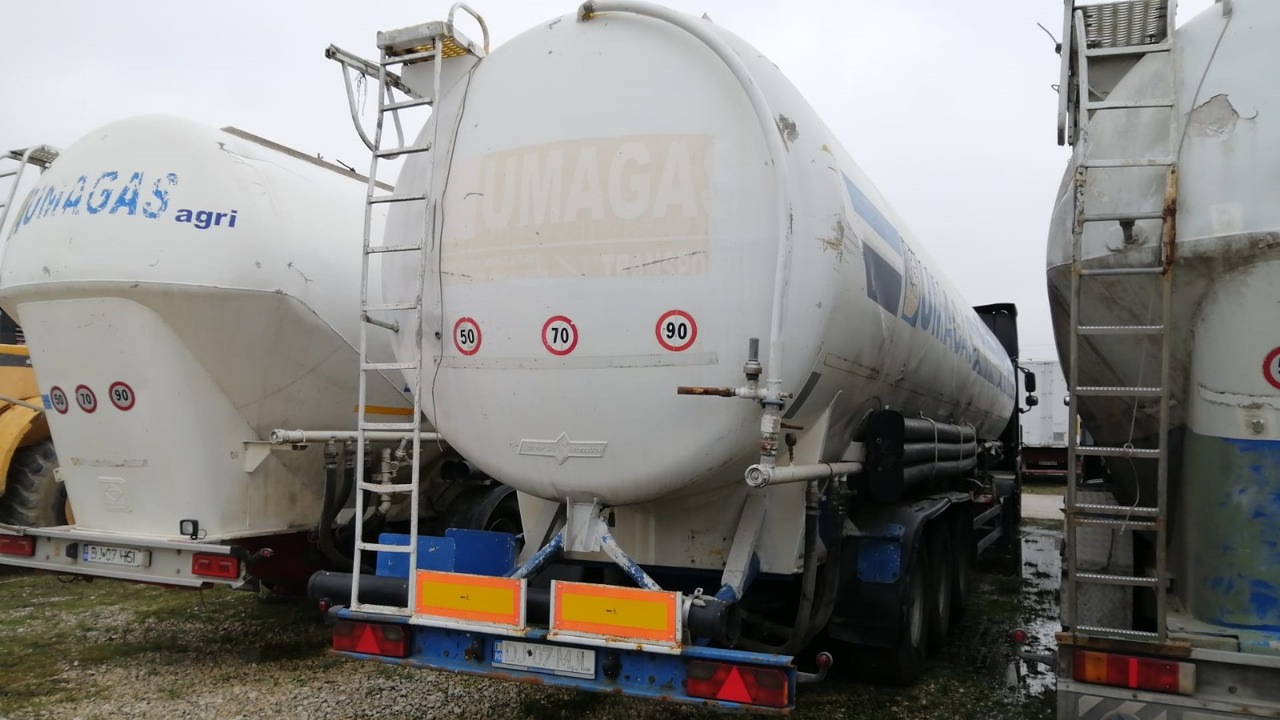 SPITZER Tank/Silo 57,000 l 4 Compartments for Powders/Feed/Water//Liquid Fertilizer/etc. - Gjysmë rimorkio silo: foto 3 SPITZER Tank/Silo 57,000 l 4 Compartments for Powders/Feed/Water//Liquid Fertilizer/etc. - Gjysmë rimorkio silo: foto 3