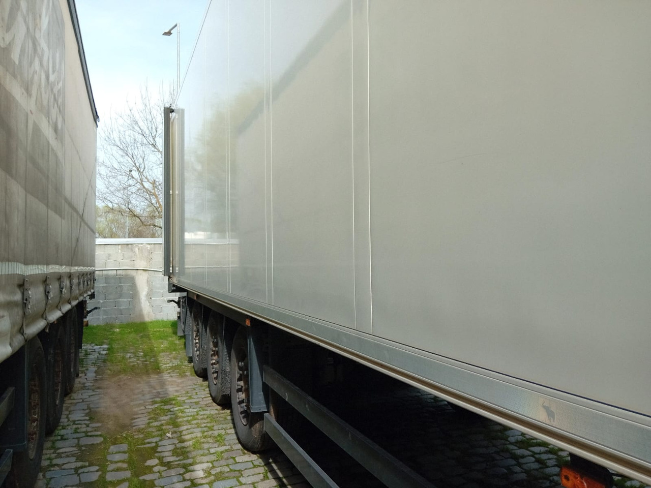Schmitz Cargobull SCB S3B Refrigerated Semi-trailer - Gjysmë rimorkio frigorifer: foto 5 Schmitz Cargobull SCB S3B Refrigerated Semi-trailer - Gjysmë rimorkio frigorifer: foto 5
