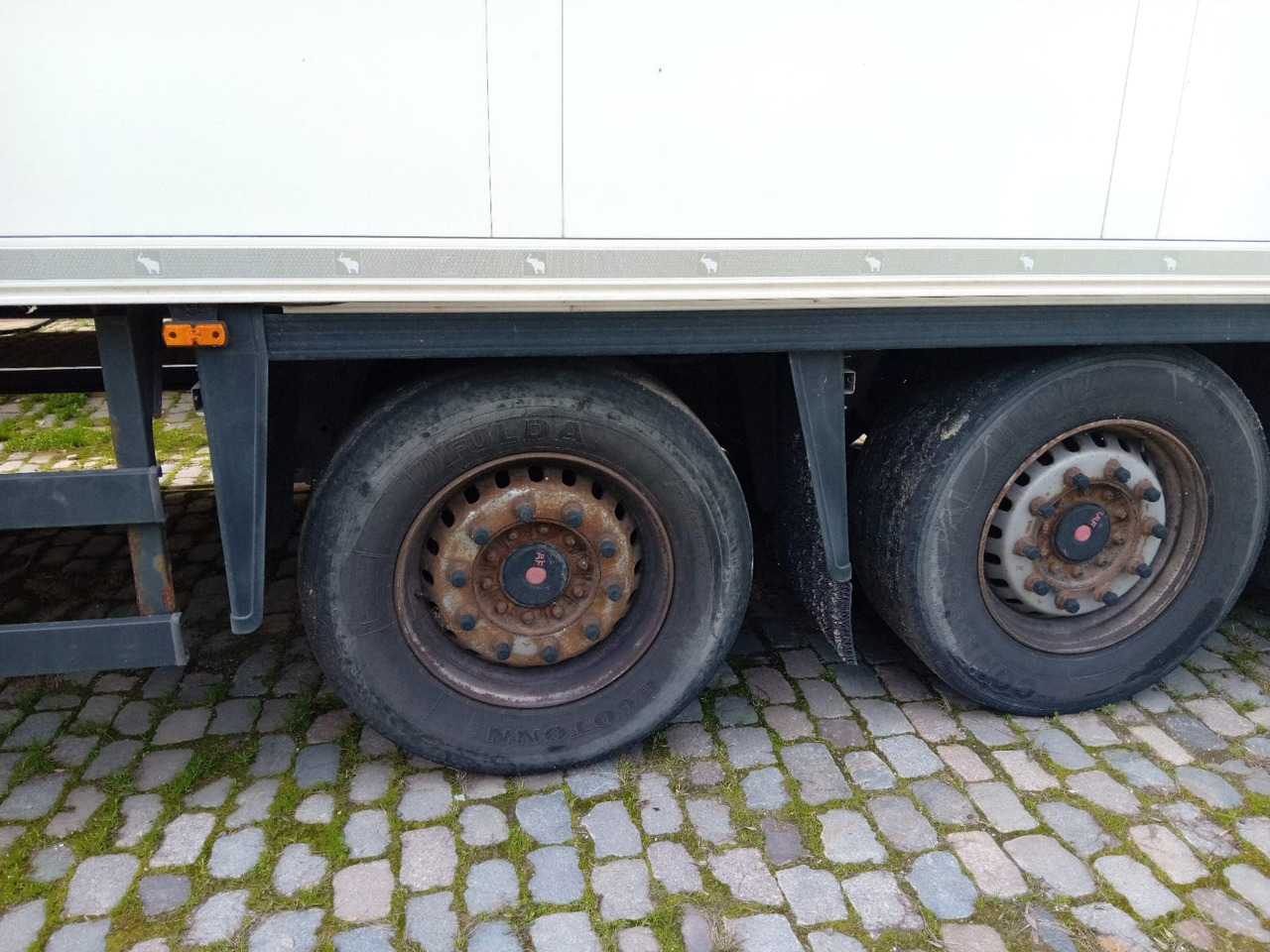 Schmitz Cargobull SCB S3B Refrigerated Semi-trailer - Gjysmë rimorkio frigorifer: foto 2 Schmitz Cargobull SCB S3B Refrigerated Semi-trailer - Gjysmë rimorkio frigorifer: foto 2