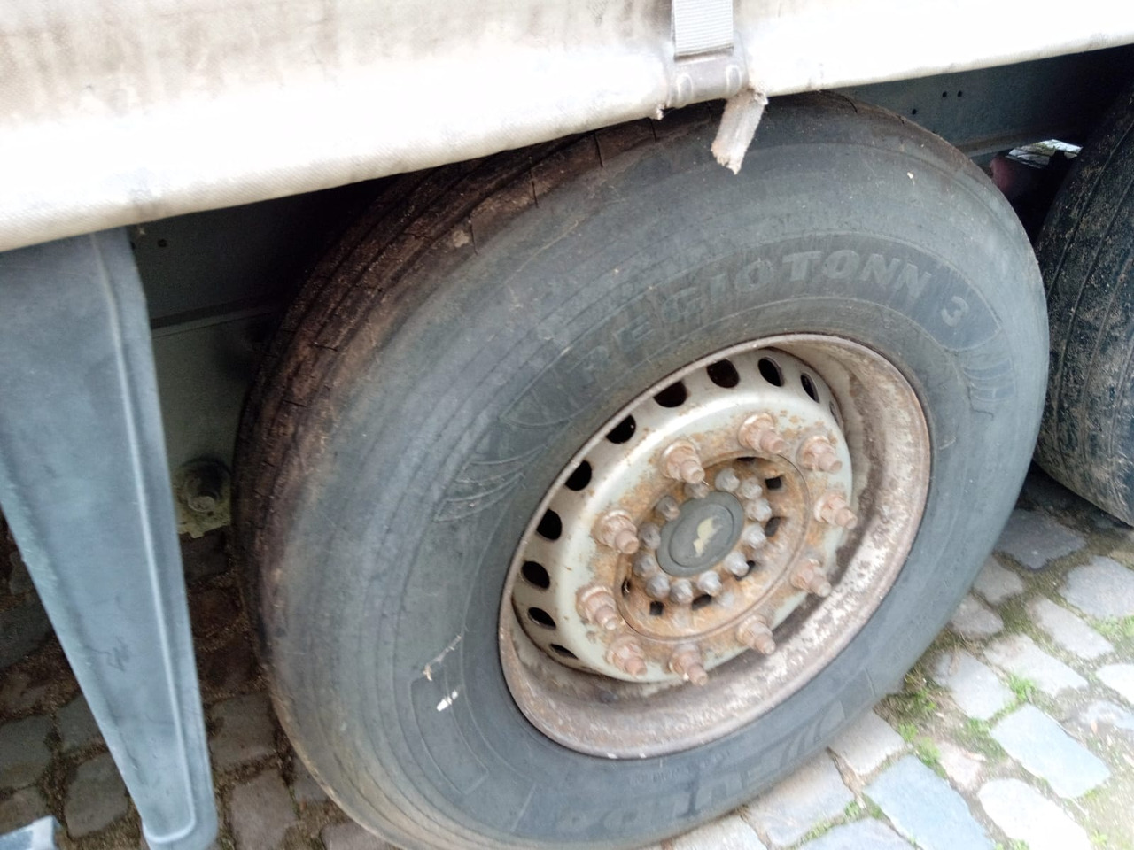 Schmitz S01 Semi-Trailer - Gjysmë rimorkio me tendë: foto 2 Schmitz S01 Semi-Trailer - Gjysmë rimorkio me tendë: foto 2