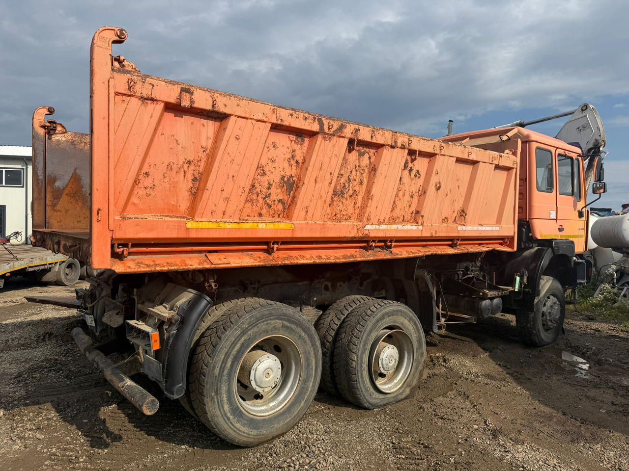 TIPPING BUCKET MEILLER KIPPER - Karroceri e kamionit vetëshkarkues: foto 1 TIPPING BUCKET MEILLER KIPPER - Karroceri e kamionit vetëshkarkues: foto 1