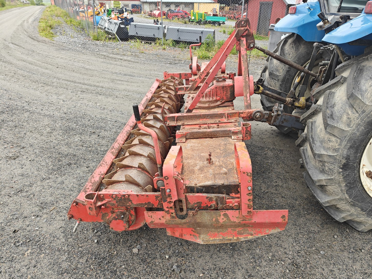 Belarus 280cm vaakatasojyrsin haineväpakkerilla, katso video! - Freze rotative: foto 4 Belarus 280cm vaakatasojyrsin haineväpakkerilla, katso video! - Freze rotative: foto 4