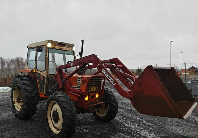 Fiat 780DT etukuormaajalla - Traktor: foto 5 Fiat 780DT etukuormaajalla - Traktor: foto 5