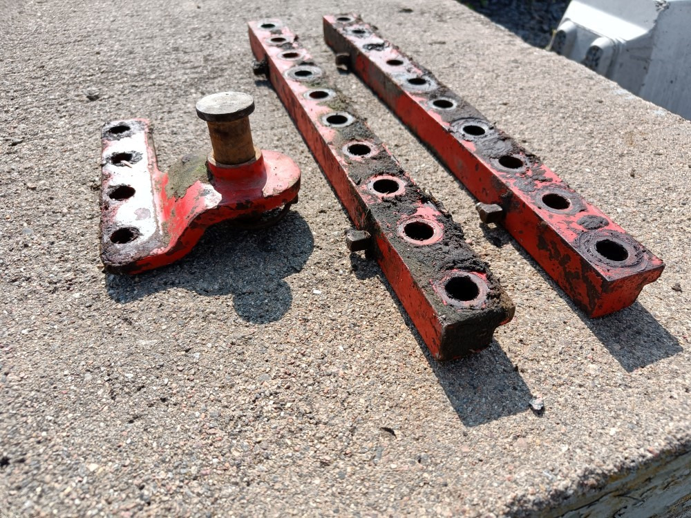 Kverneland E8 paluuauran kääntöpään liukupalat - Plug: foto 3 Kverneland E8 paluuauran kääntöpään liukupalat - Plug: foto 3