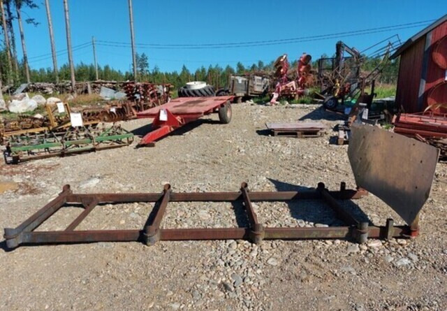 Metsäkärryn alusta 8 pankoinen pituus 400cm - Rimorkio pylltarie: foto 1 Metsäkärryn alusta 8 pankoinen pituus 400cm - Rimorkio pylltarie: foto 1