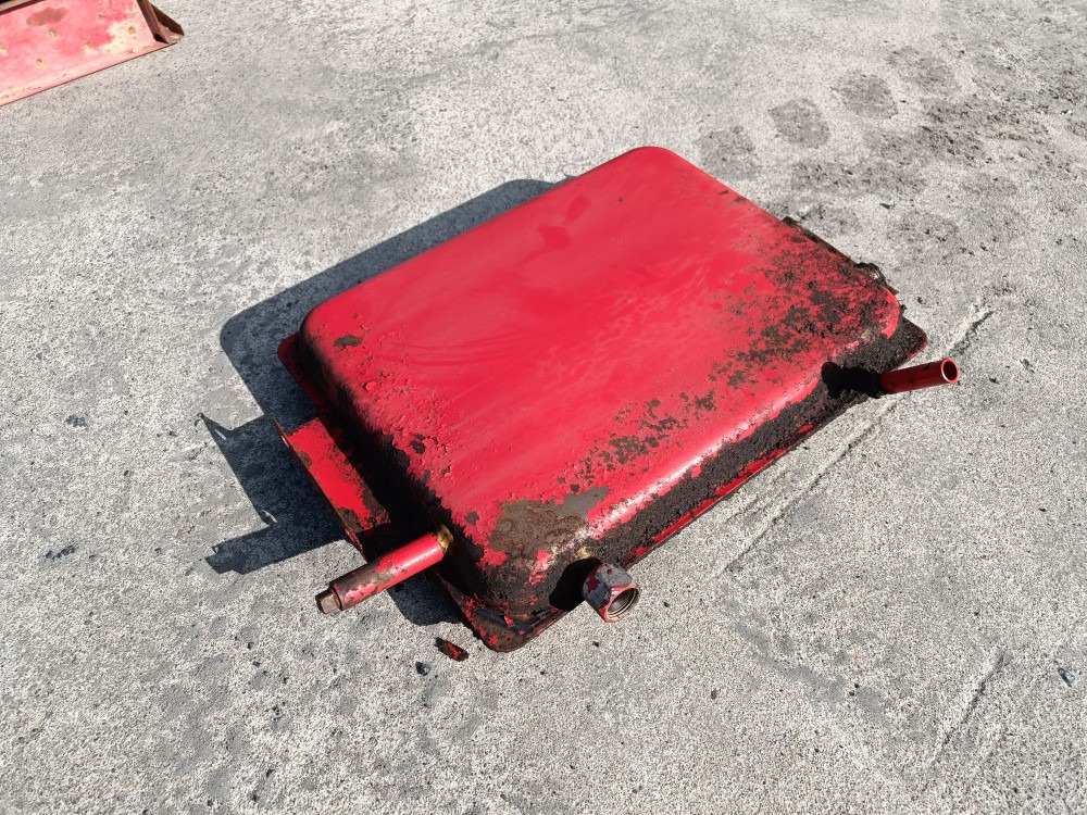 Sampo 410 hydrauliikkaöljysäiliö - Serbatori hidraulik për Autokombajnë: foto 4 Sampo 410 hydrauliikkaöljysäiliö - Serbatori hidraulik për Autokombajnë: foto 4