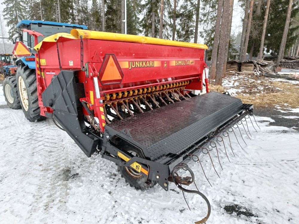 Simulta S3000T - Mbjellëse e kombinuar në radhë: foto 3 Simulta S3000T - Mbjellëse e kombinuar në radhë: foto 3