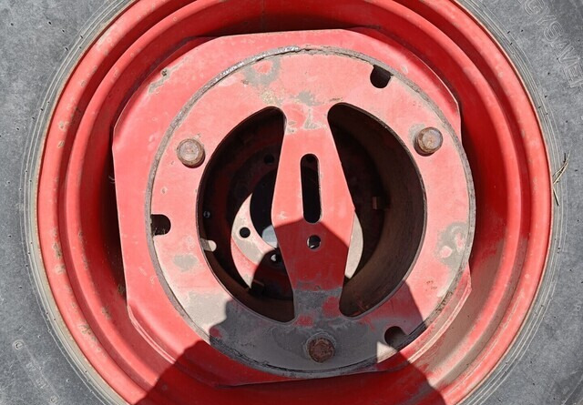 Rrota për Makineri bujqësore Taurus Paripyörät 18.4R38 todella hyväkuntoiset Fendt Farmer 312LSA sopivat: foto 8