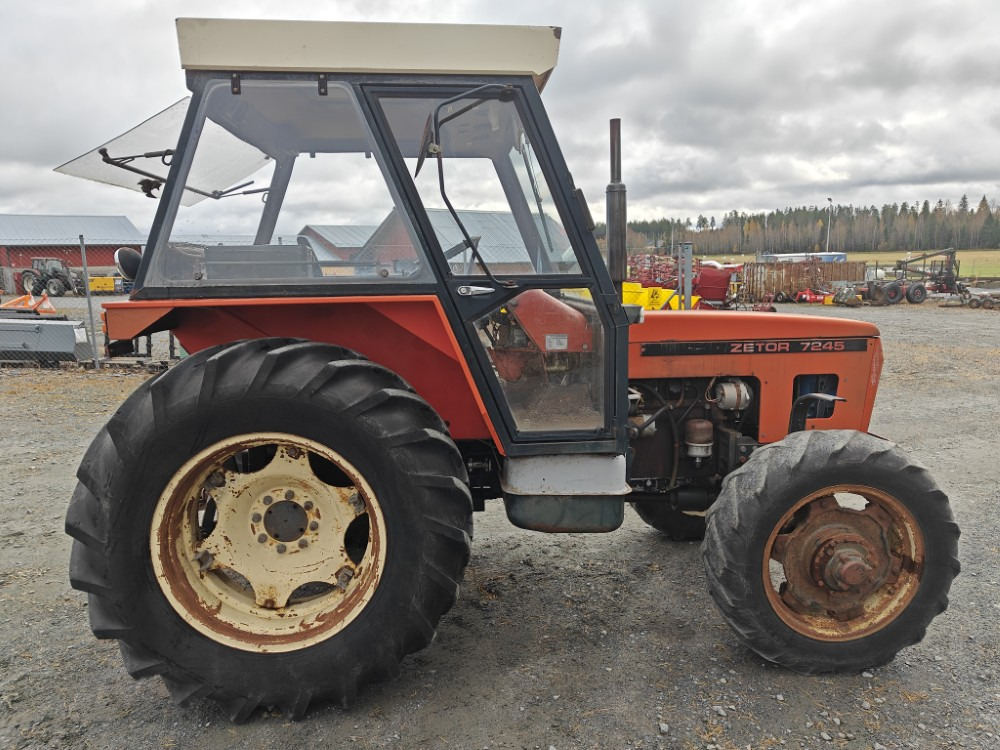 ZETOR 7245 - 4WD - Traktor: foto 4 ZETOR 7245 - 4WD - Traktor: foto 4