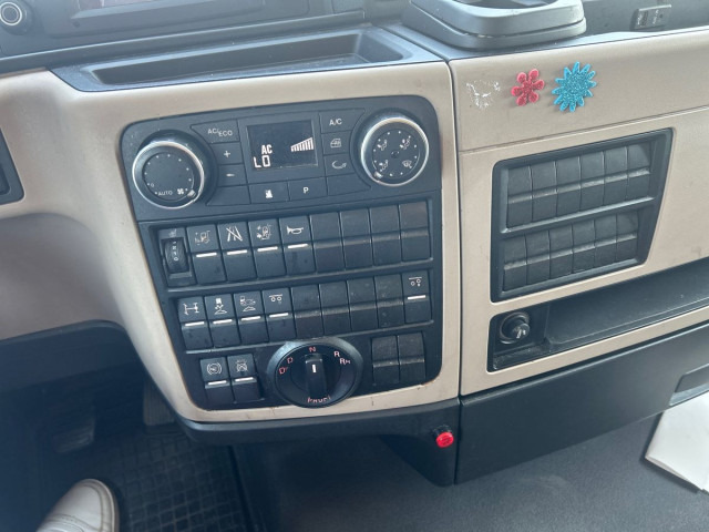 MAN TGX 26.470 6X2-4 BL tandem - Kamion me tendë: foto 2 MAN TGX 26.470 6X2-4 BL tandem - Kamion me tendë: foto 2