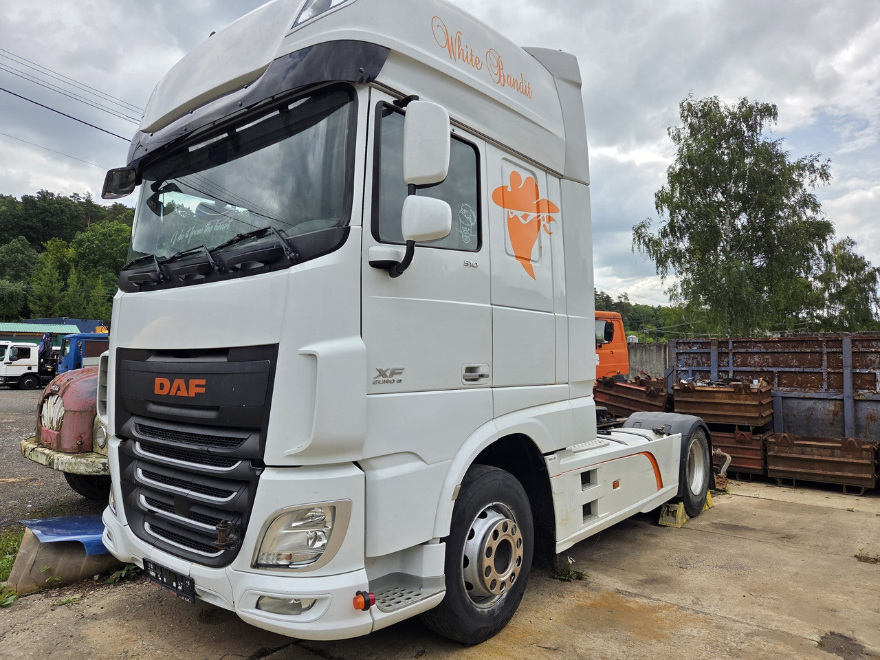 DAF XF 106.510 FOR PARTS ONLY - broken engine - Gjysmë-kamion: foto 1 DAF XF 106.510 FOR PARTS ONLY - broken engine - Gjysmë-kamion: foto 1