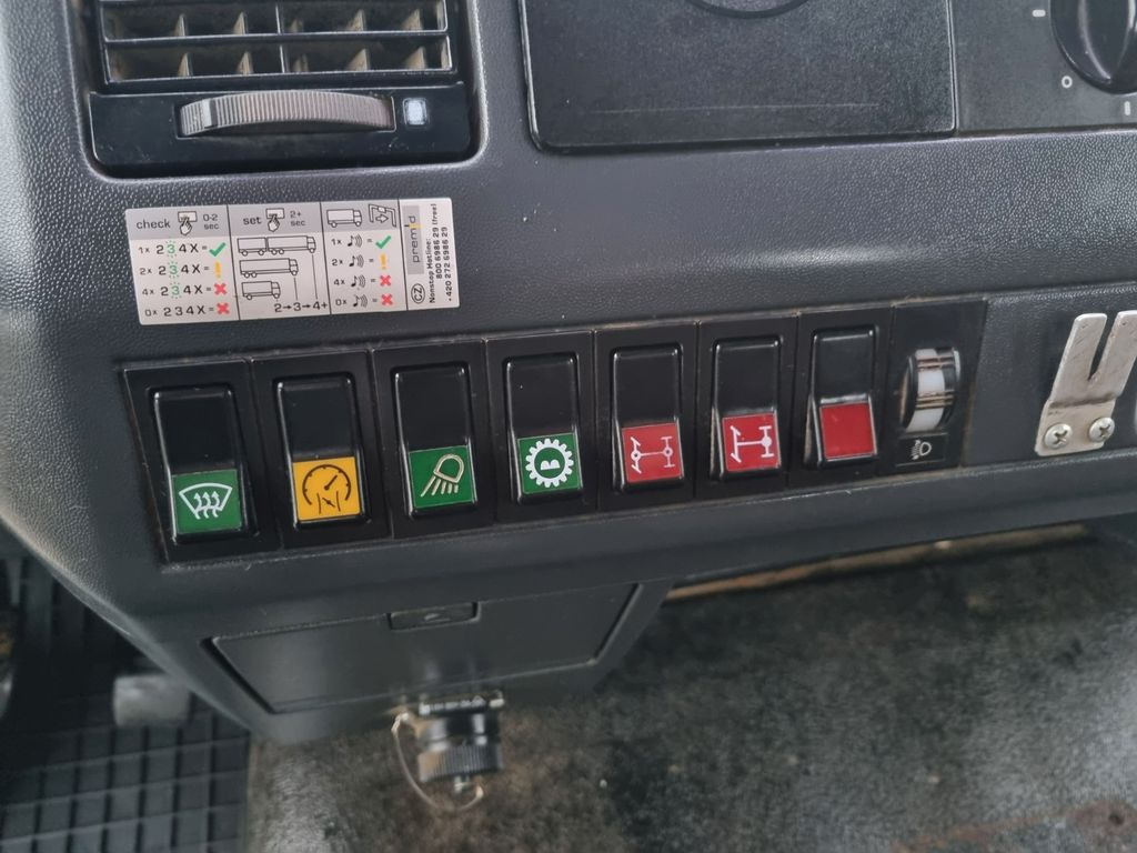 Kamion vetëngarkues MAN (STEYR) 18.284 4x4 abrollkipper: foto 11