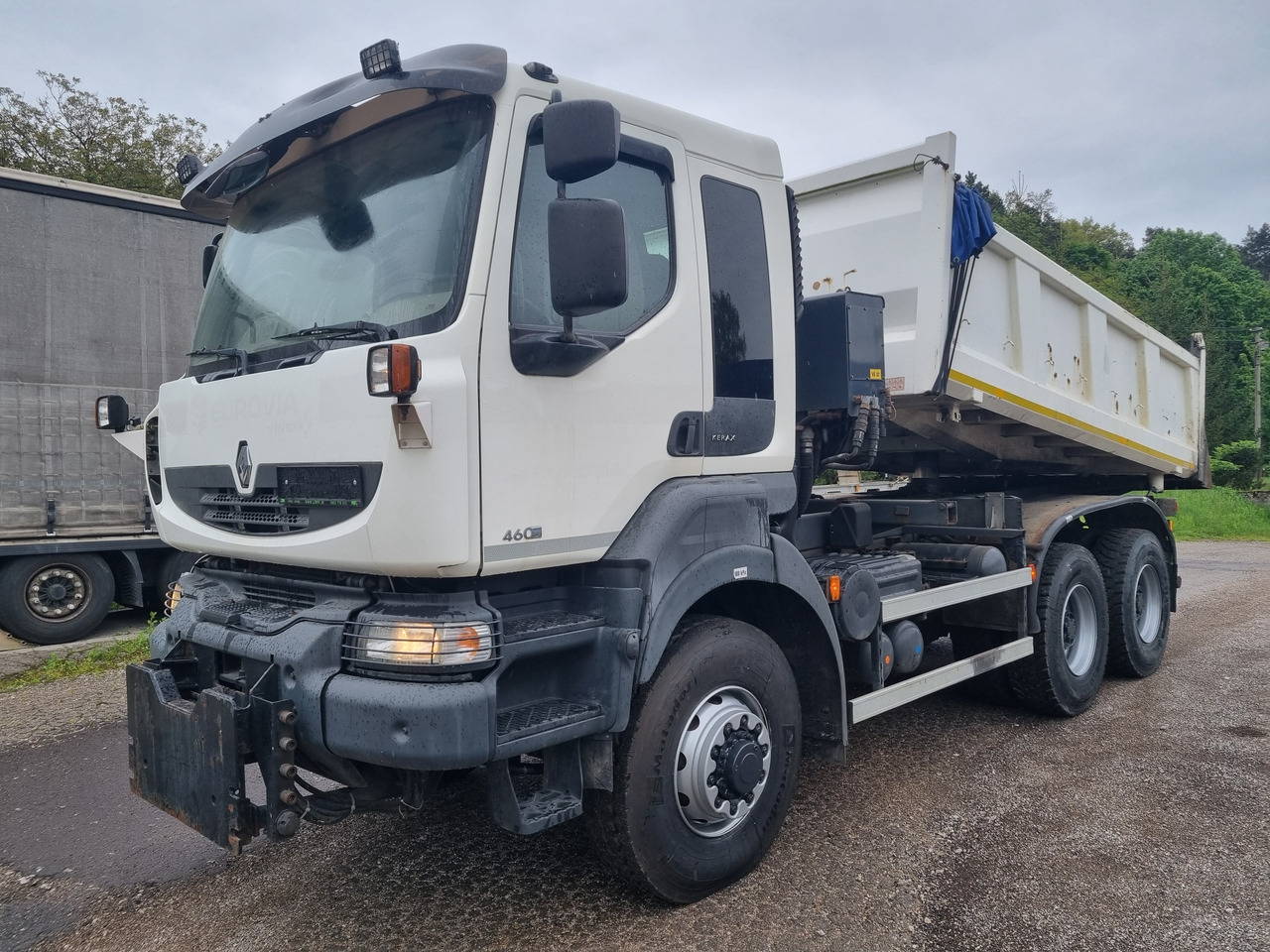RENAULT KERAX 32.460 6x6 S1 sklápač EURO5 - Kamion vetëshkarkues: foto 1 RENAULT KERAX 32.460 6x6 S1 sklápač EURO5 - Kamion vetëshkarkues: foto 1