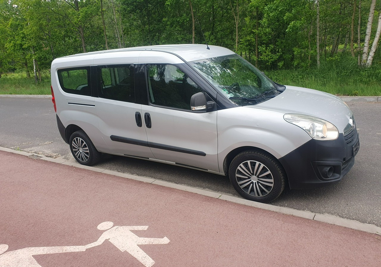 Fiat Doblo long*combo *doblo* krajówka *fv vat 23%* - Veturë: foto 4 Fiat Doblo long*combo *doblo* krajówka *fv vat 23%* - Veturë: foto 4