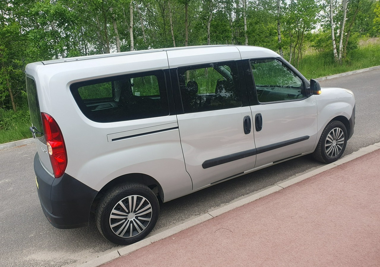 Fiat Doblo long*combo *doblo* krajówka *fv vat 23%* - Veturë: foto 5 Fiat Doblo long*combo *doblo* krajówka *fv vat 23%* - Veturë: foto 5