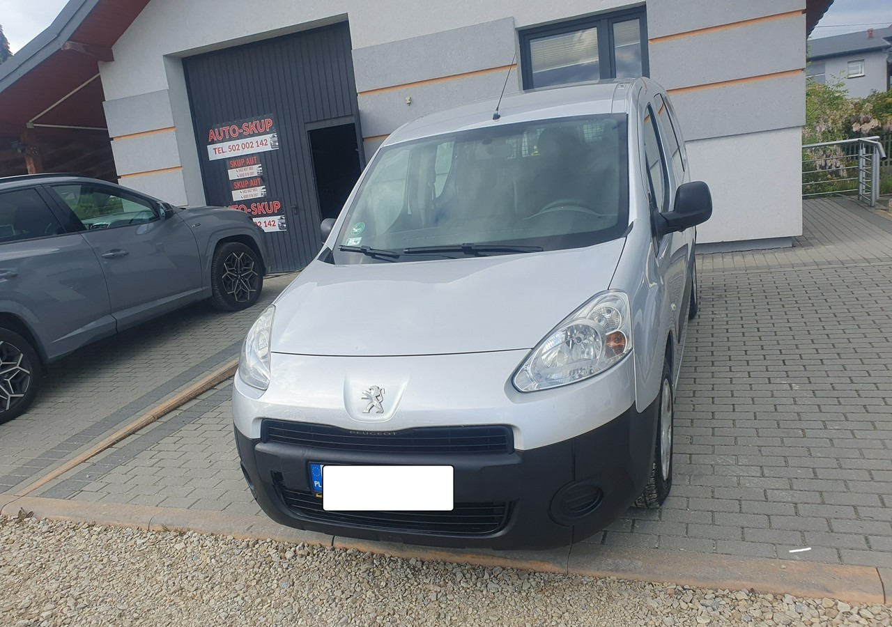Peugeot Partner II 5 lub 2 osobowy *long * zabudowa gruau* - Veturë: foto 3 Peugeot Partner II 5 lub 2 osobowy *long * zabudowa gruau* - Veturë: foto 3