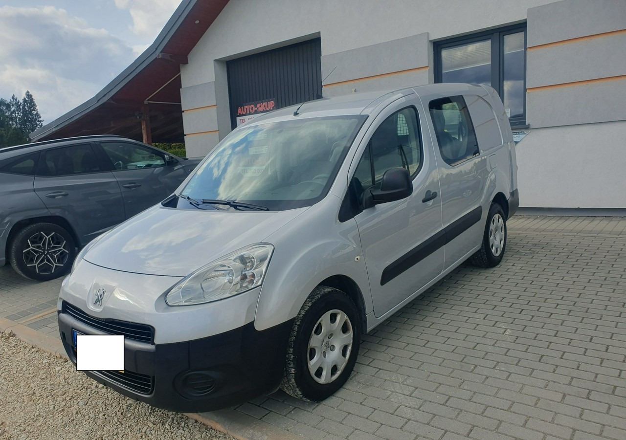 Peugeot Partner II 5 lub 2 osobowy *long * zabudowa gruau* - Veturë: foto 2 Peugeot Partner II 5 lub 2 osobowy *long * zabudowa gruau* - Veturë: foto 2