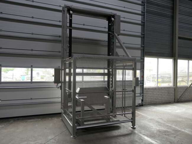 Lachnit lifter for palletboxes 322 L - Makineri ushqimore: foto 1 Lachnit lifter for palletboxes 322 L - Makineri ushqimore: foto 1