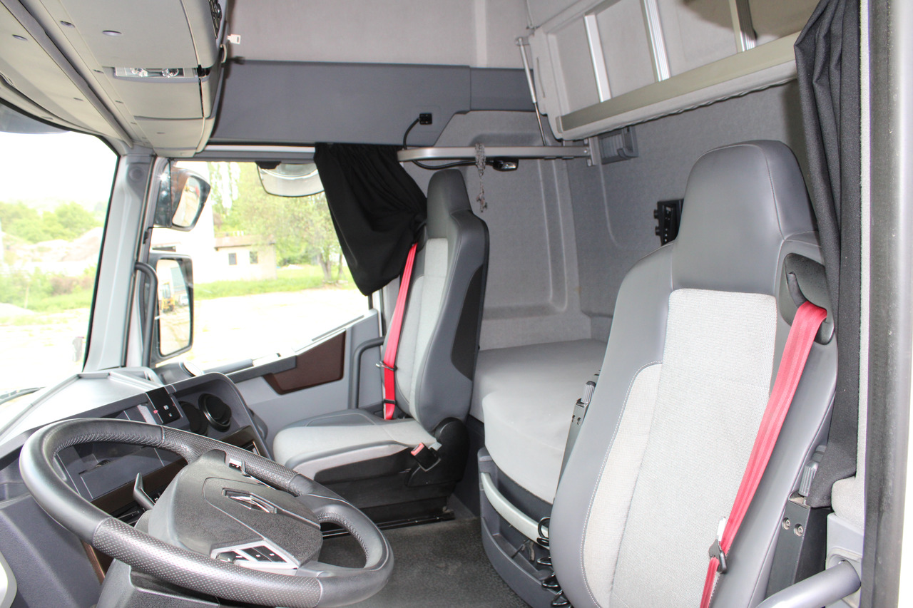 Gjysmë-kamion Renault T460: foto 6