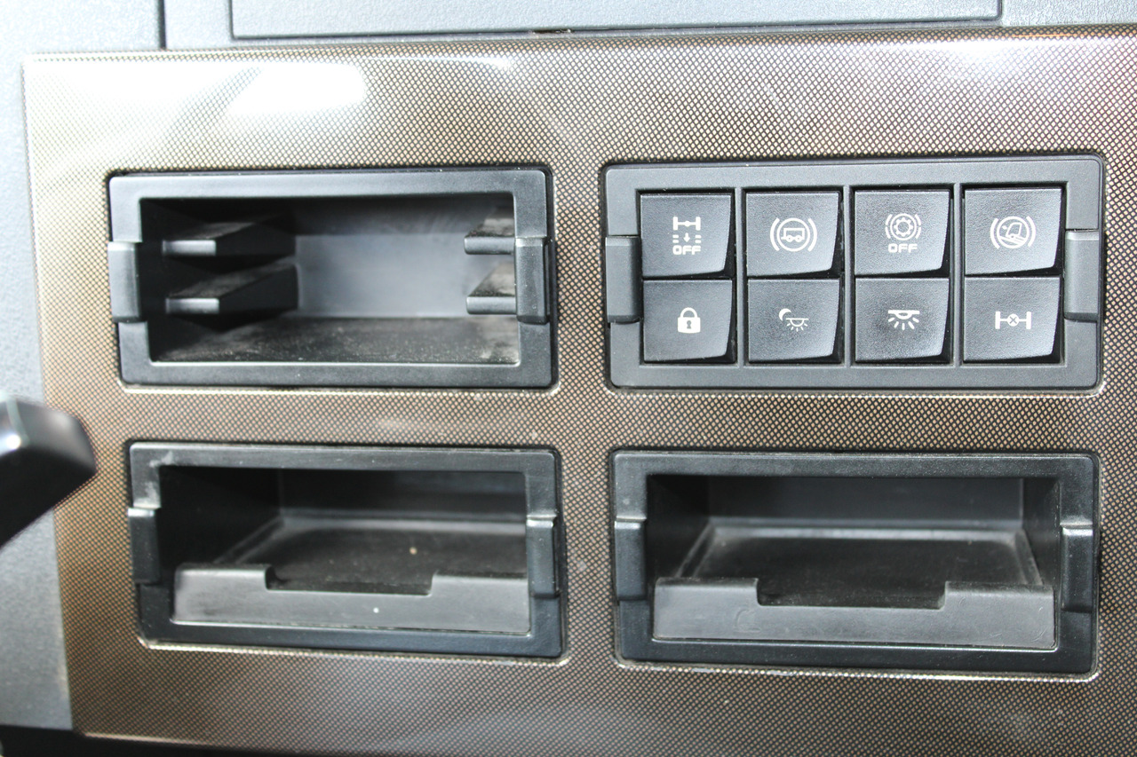 Gjysmë-kamion Renault T460: foto 9