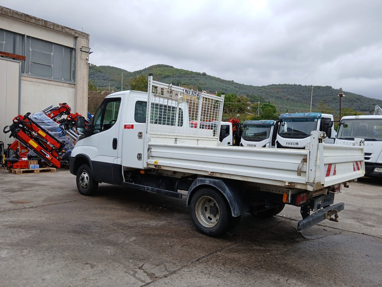 IVECO DAILY 35-120 - Kamion me vinç: foto 5 IVECO DAILY 35-120 - Kamion me vinç: foto 5