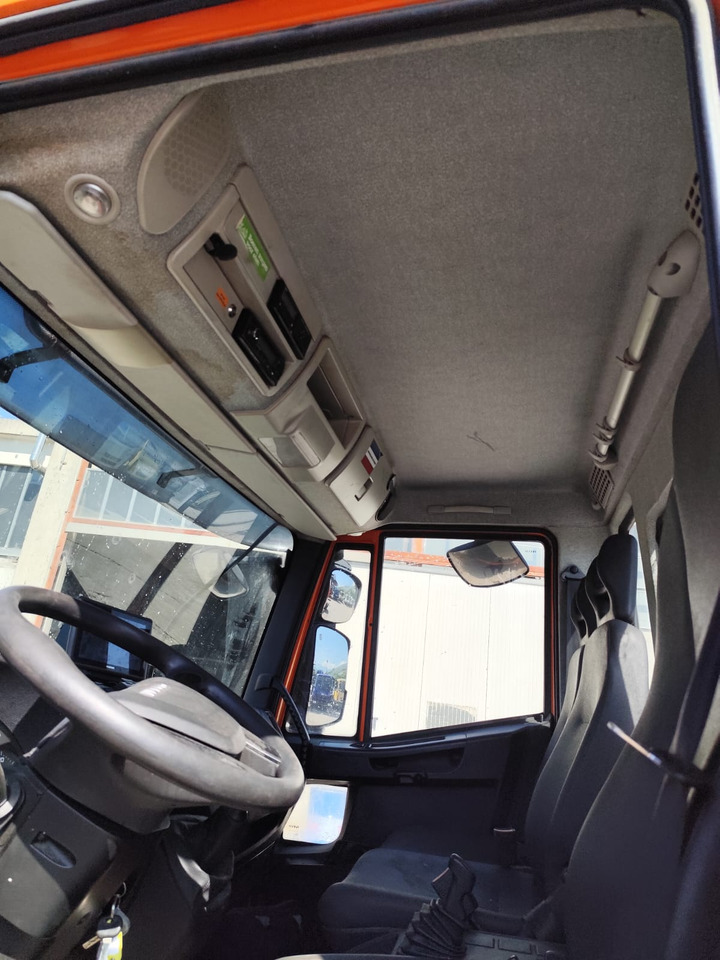 IVECO EUROCARGO 120-190L - Kamion kabinë-shasi: foto 3 IVECO EUROCARGO 120-190L - Kamion kabinë-shasi: foto 3
