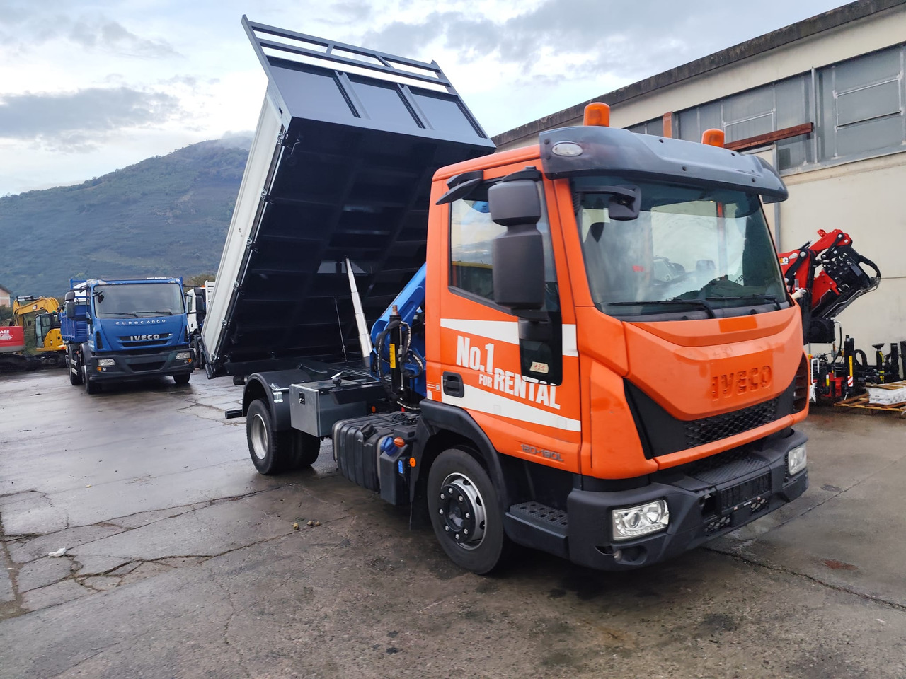 IVECO EUROCARGO 120-90L - Kamion me vinç: foto 1 IVECO EUROCARGO 120-90L - Kamion me vinç: foto 1