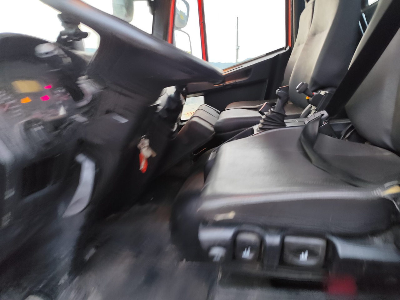 Kamion me vinç IVECO EUROCARGO 120-90L: foto 15