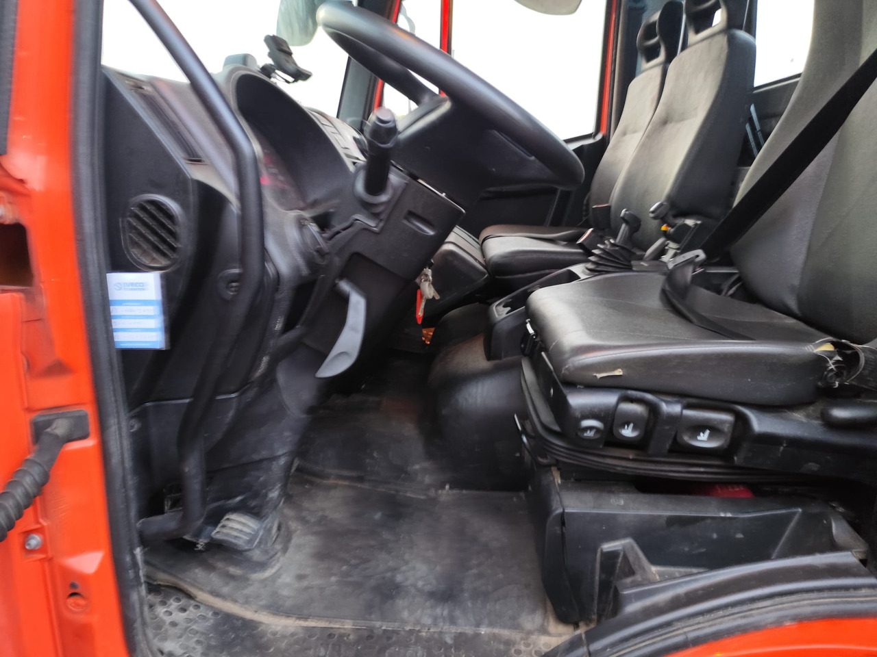 Kamion me vinç IVECO EUROCARGO 120-90L: foto 17