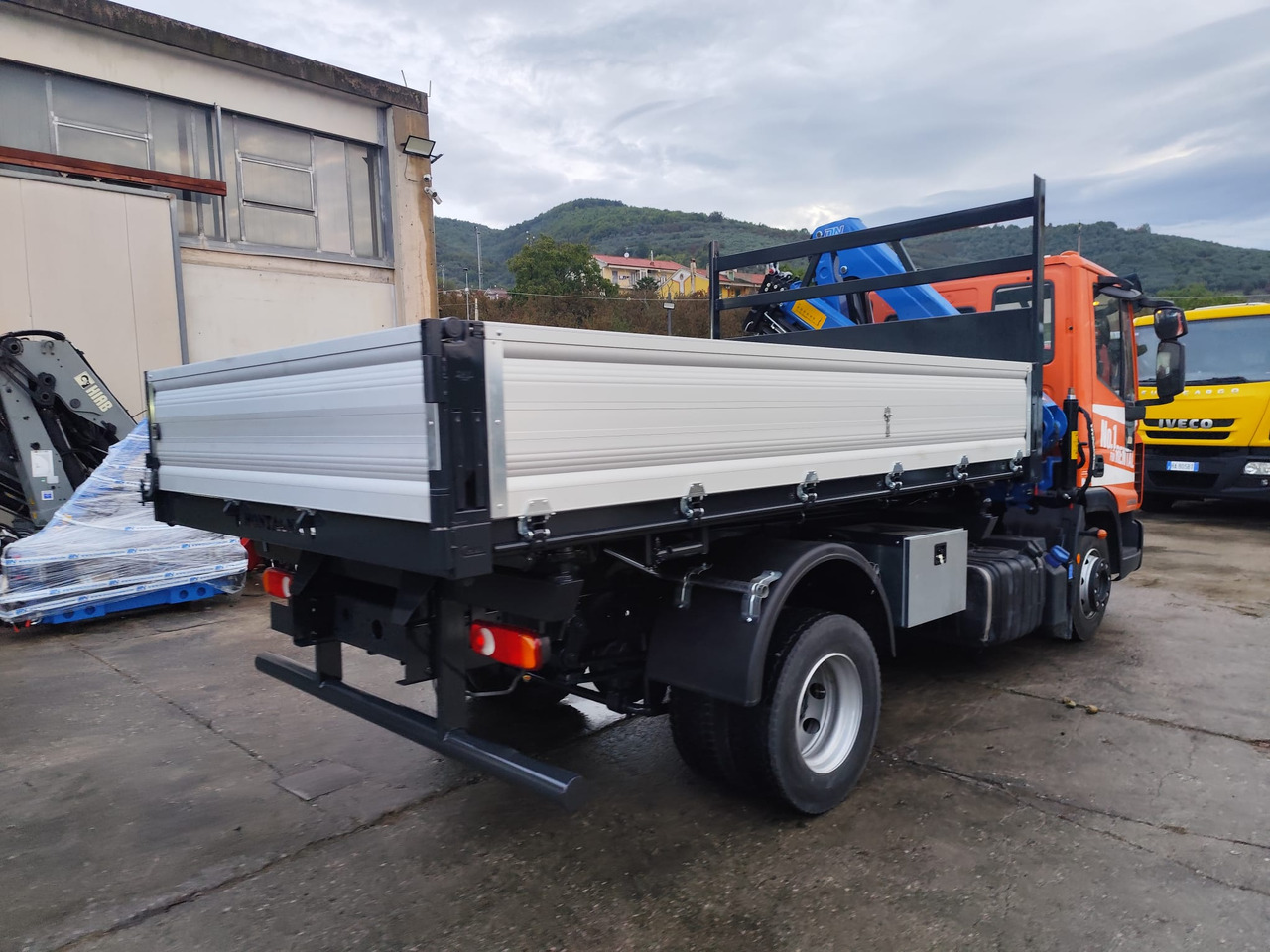 Kamion me vinç IVECO EUROCARGO 120-90L: foto 27