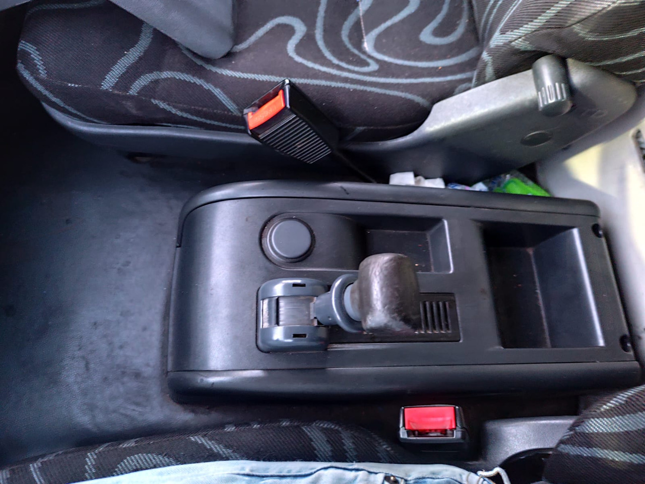 IVECO EUROCARGO 120E28P - Kamion kabinë-shasi: foto 4 IVECO EUROCARGO 120E28P - Kamion kabinë-shasi: foto 4